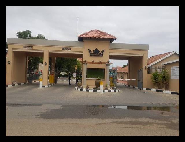 2 BEDROOM APARTMENT FOR SALE IN PARKDENE